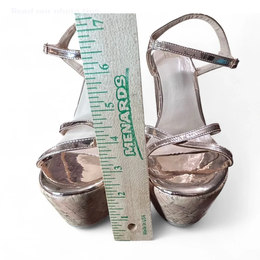 Gold MetallicChunky Platform Wedges Sandals With A Touch of Glamour 7 1/2 NWOT